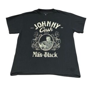 Johnny Cash black T-shirt size large young men’s? Please che measurements
L82